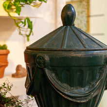 Load image into Gallery viewer, Adam Style Urn With Garland Green