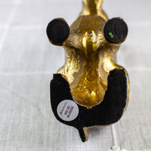 Load image into Gallery viewer, Golden Hare Vase