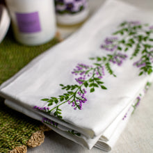Load image into Gallery viewer, Wild Berry Vine Embroidered Napkins, Set of 4