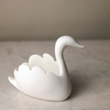 Load image into Gallery viewer, Tina Frey Swan Vessel, Medium