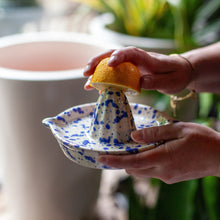 Load image into Gallery viewer, Splatterware Juicer, in Color Lake