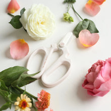 Load image into Gallery viewer, Japanese Floral Clippers