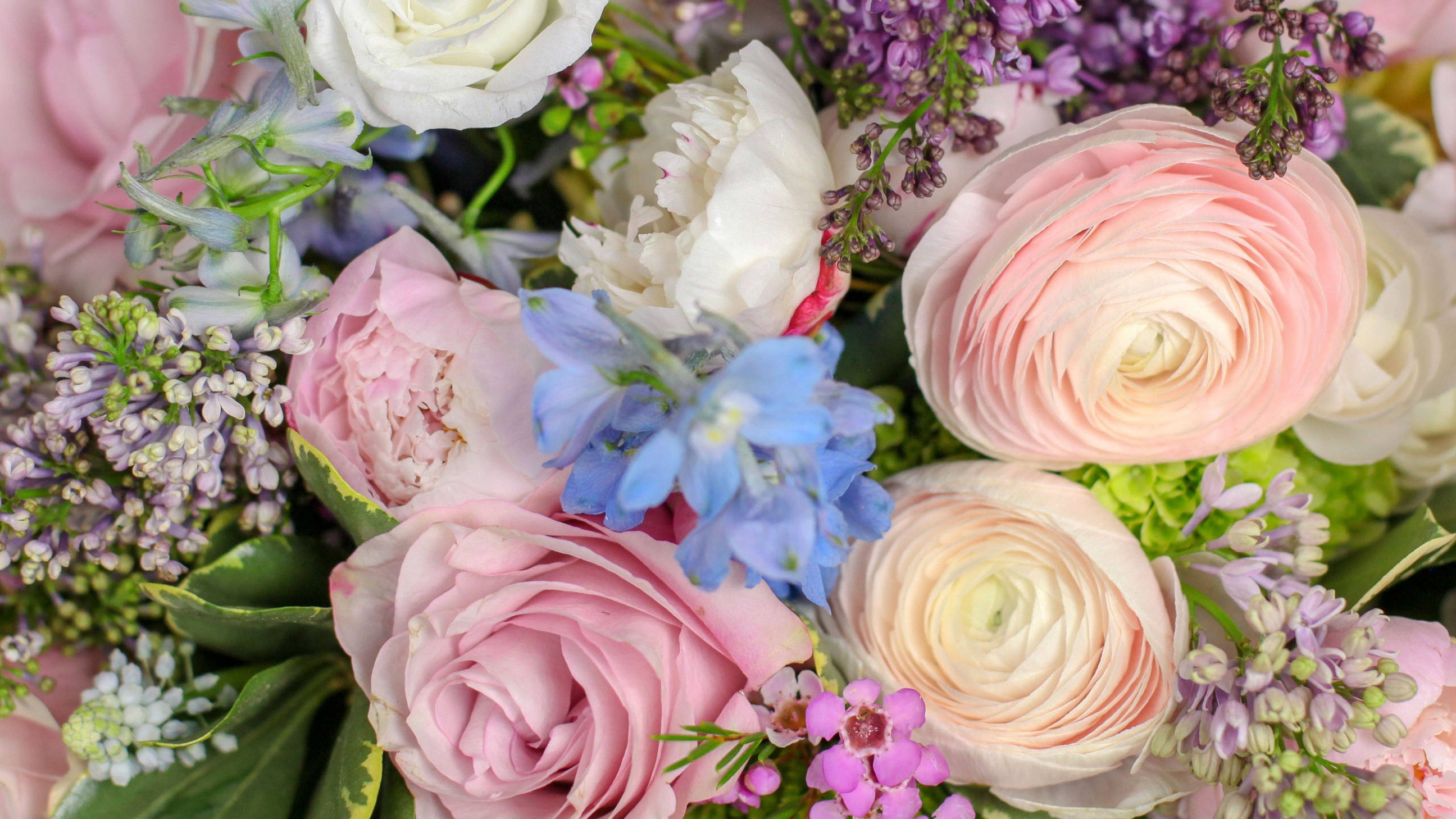 Flowers to Celebrate Mom