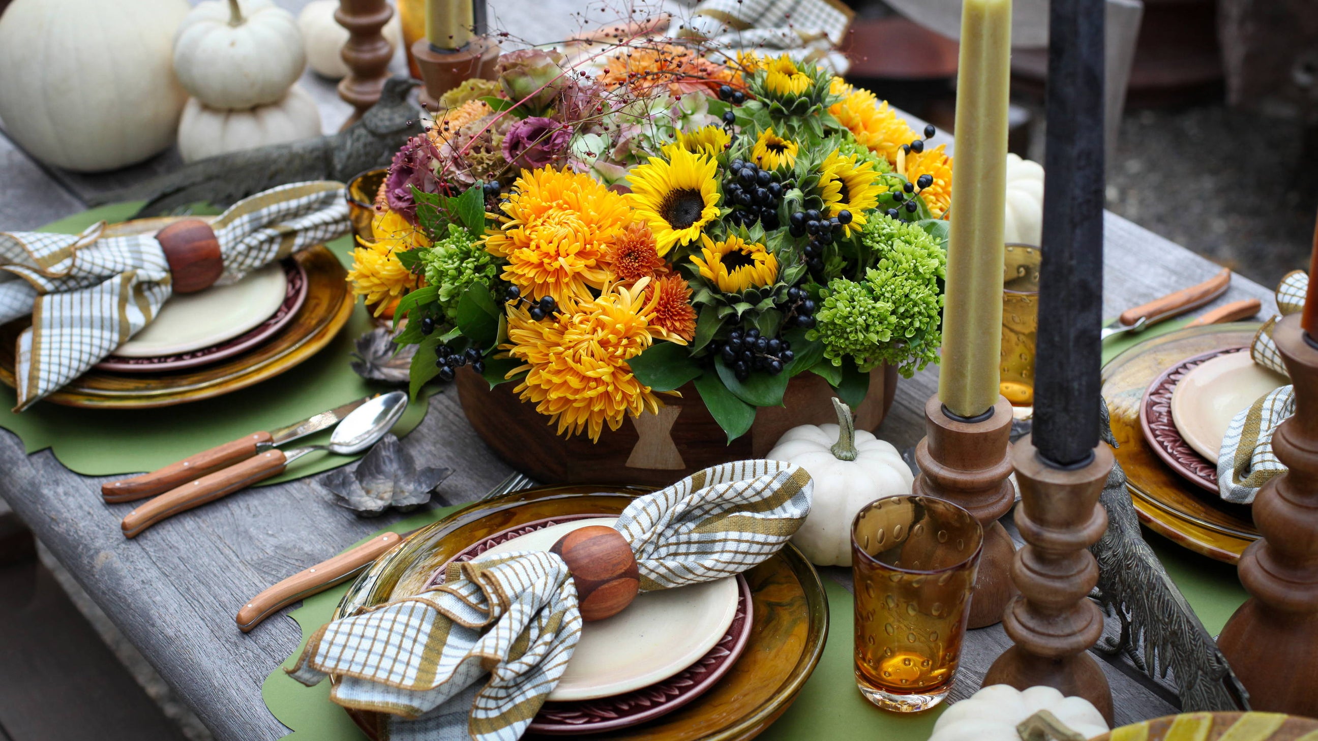 Gather Round: A Thanksgiving Tablescape