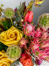 Load image into Gallery viewer, Designer&#39;s Choice MARKET FLORAL
