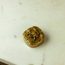 Load image into Gallery viewer, Frog Brass and Lead Weight, Vintage
