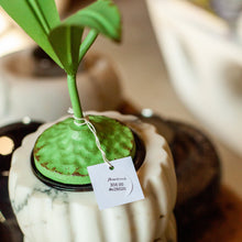 Load image into Gallery viewer, Metal Lily of the Valley Taper Holder
