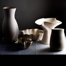 Load image into Gallery viewer, Dumae Sabine Vase
