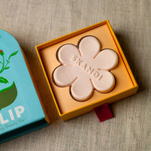 Load image into Gallery viewer, Skandi Blooms Tulip Moisturizing Beauty Bar

