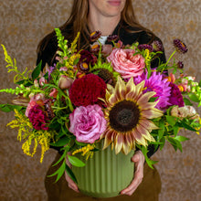 Load image into Gallery viewer, Designer&#39;s Choice MARKET FLORAL
