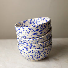 Load image into Gallery viewer, Splatterware Bowls Set of 4, in Color Lake
