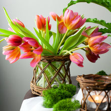 Load image into Gallery viewer, Willow Curved Flower Vase
